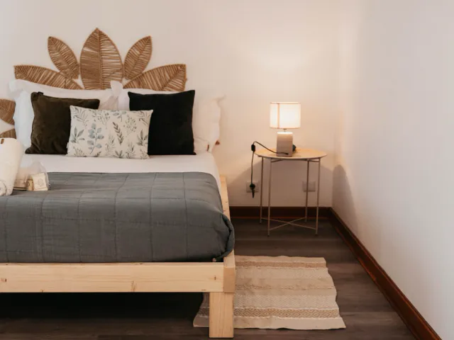 Quarto com cama de casal